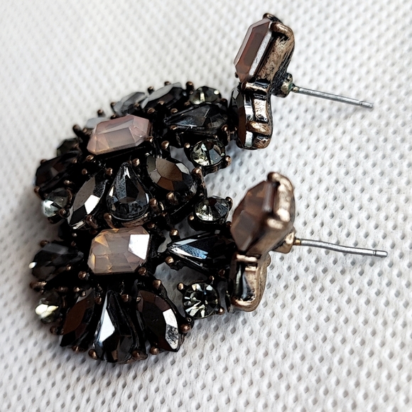 Hematite Smoke Opaline Rhinestone Pierced Earrings Antique Brass Setting NWOT - Picture 8 of 8